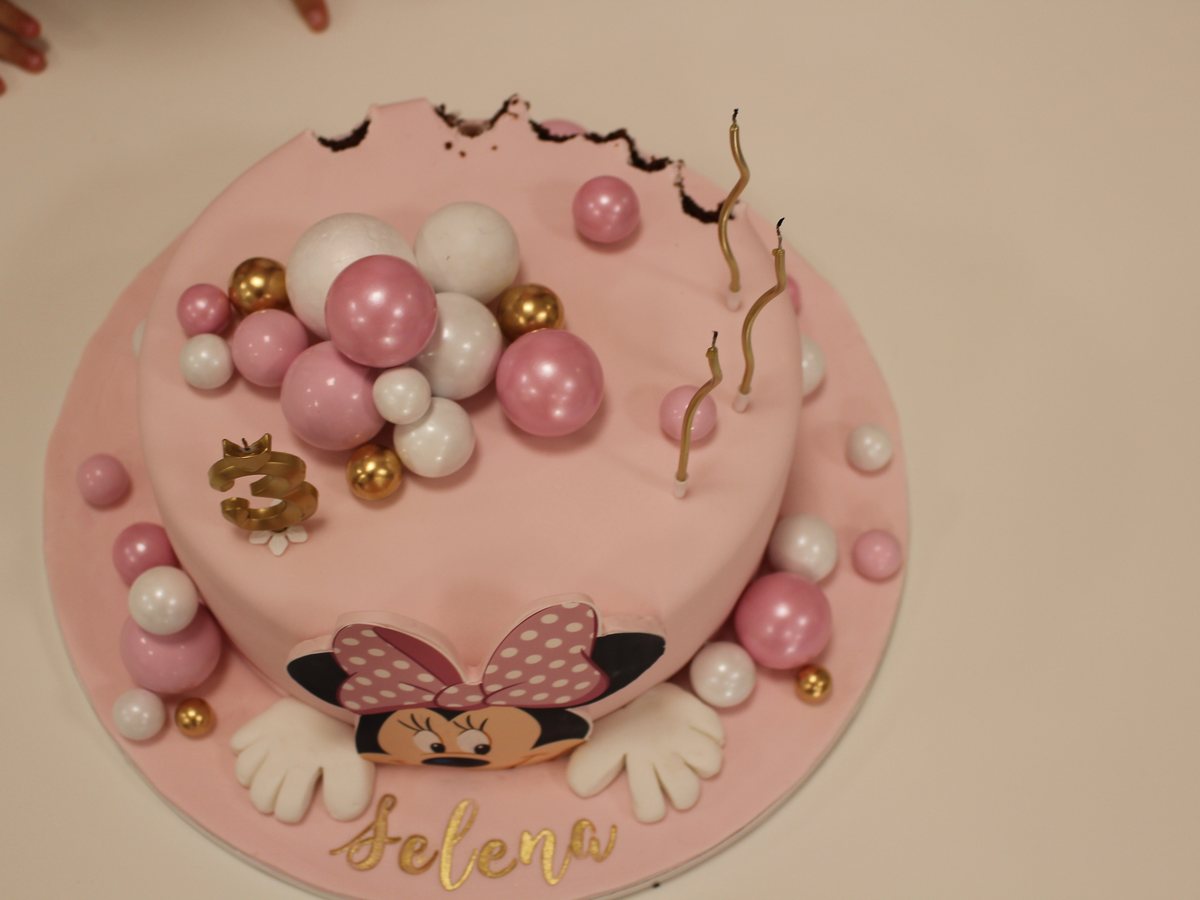 Tort aniversar pregătit pentru o petrecere de copii la Happy PlayTime Arad